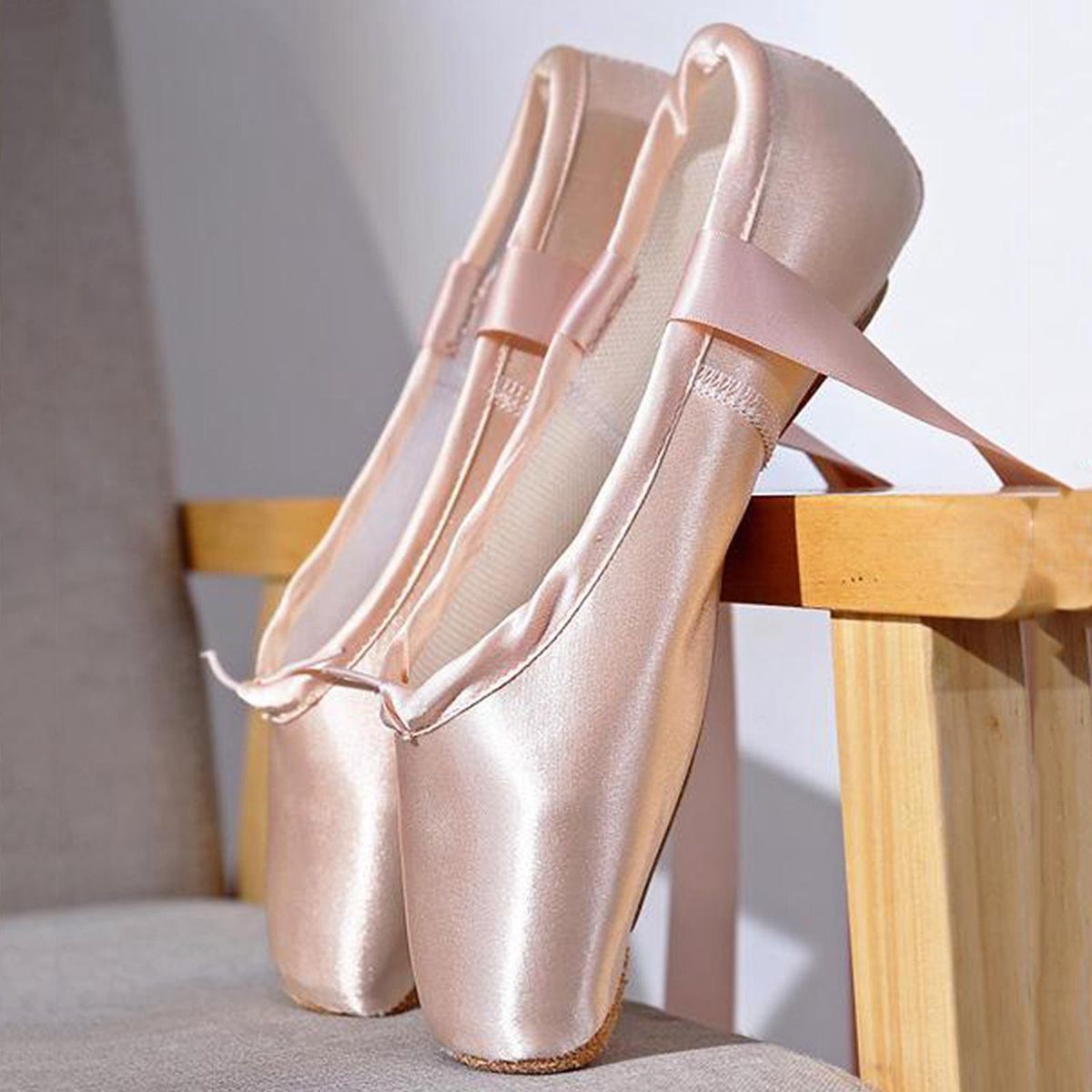 Professional Satin Ballet Pointe Shoes & Ribbon