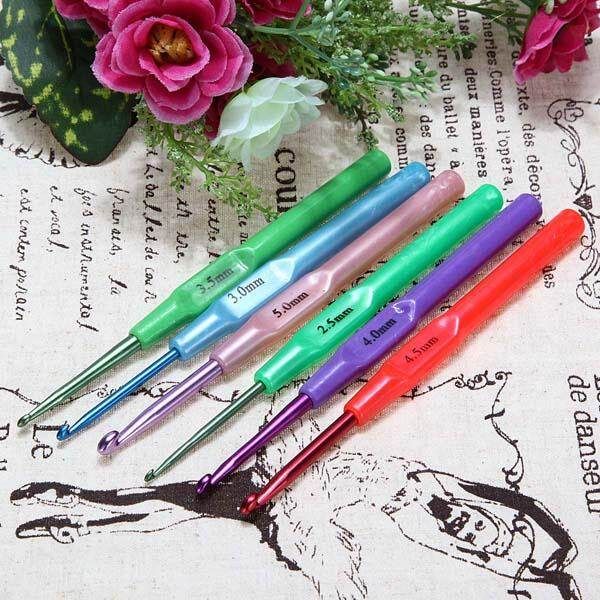 6 Sizes Aluminum Plastic Handle Crochet Hooks Knitting Yarn Needles Set 2.5-5mm