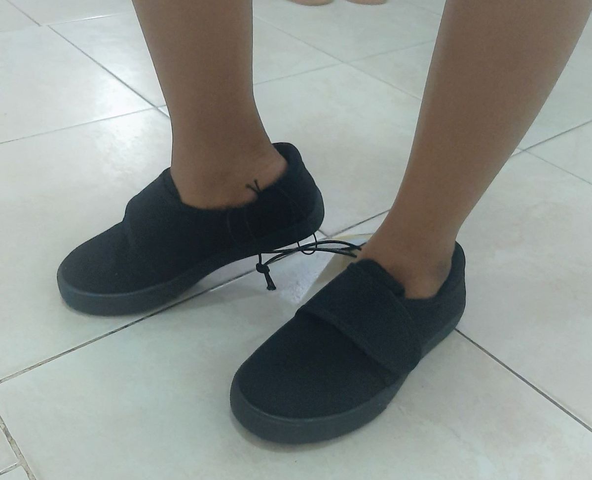 Unisex Slip-on Sneakers -Black