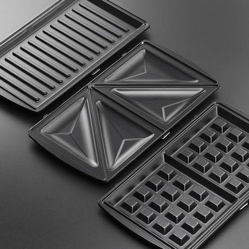 Compact 3-in-1 Sandwich/Panini And Waffle Maker