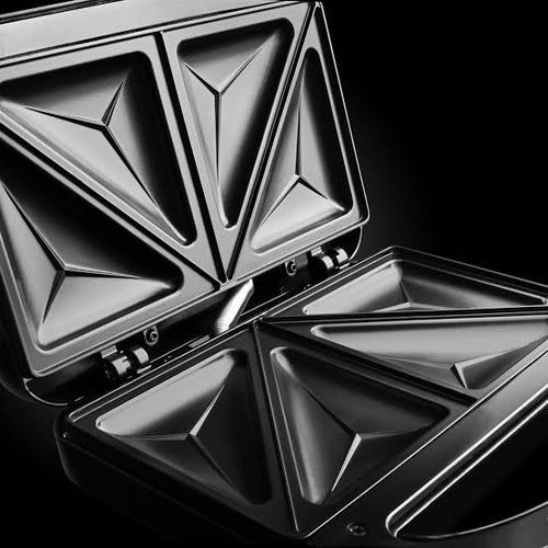 Compact 3-in-1 Sandwich/Panini And Waffle Maker
