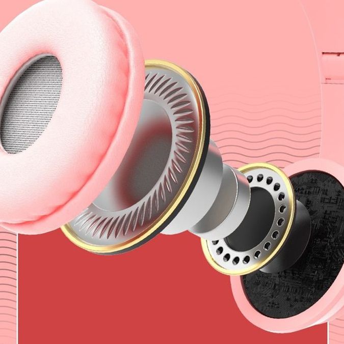 Wireless headset volume control is lightweight and foldable