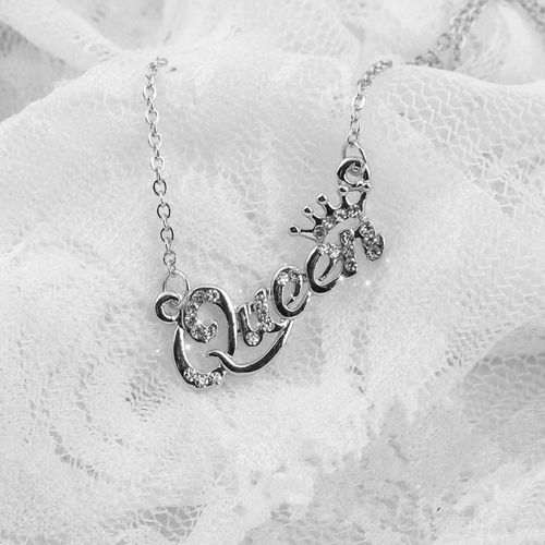Queen Letter Pendant Clavicle Necklace - Silver