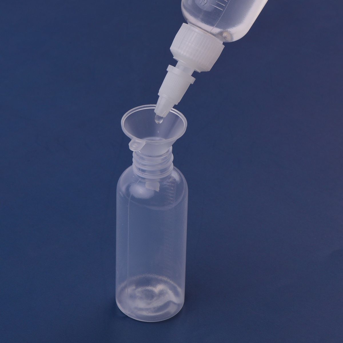 12pcs Mini Plastic Funnels Liquid Transfer Funnel