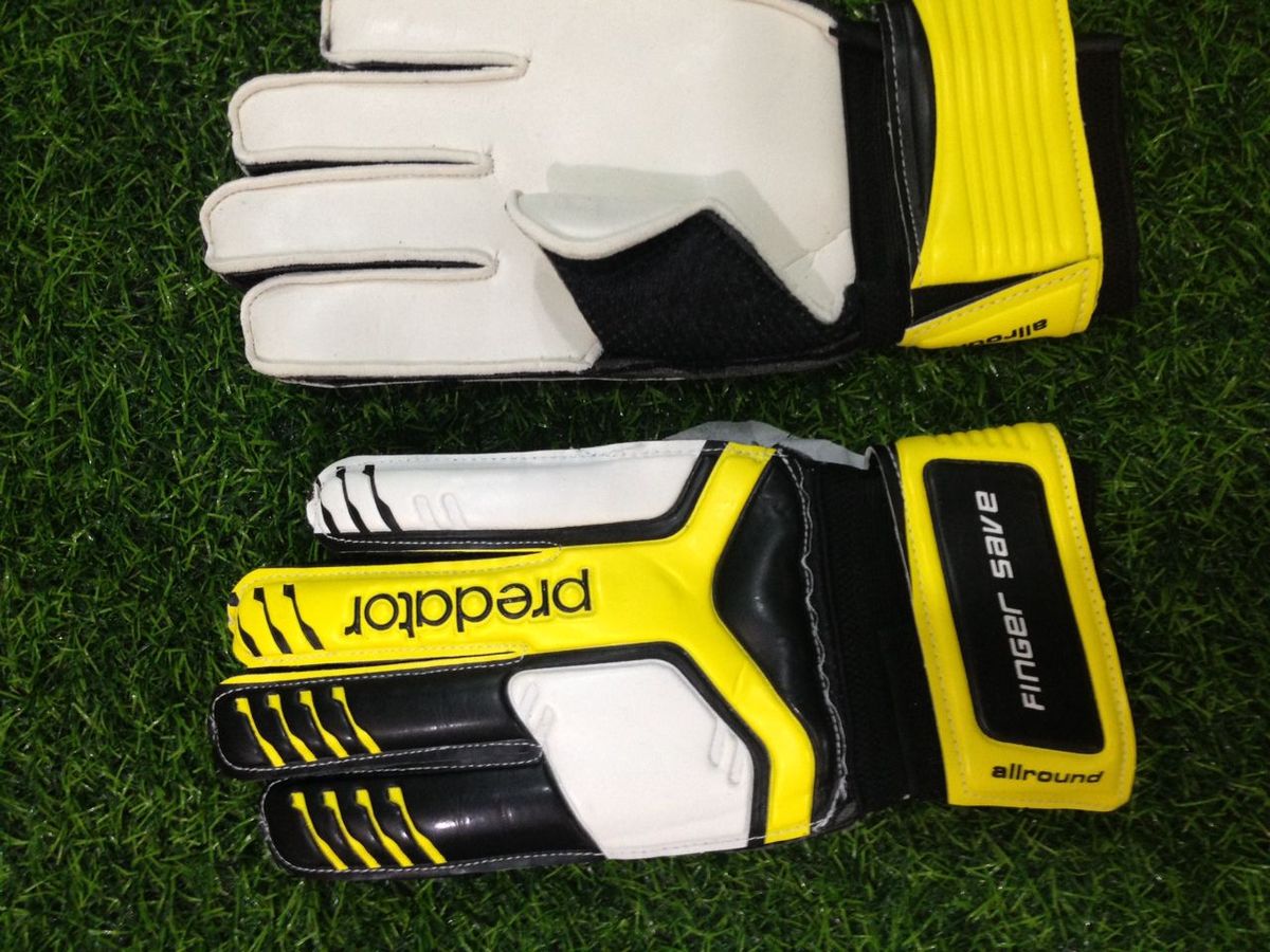 Predator Goal Keeper Glove