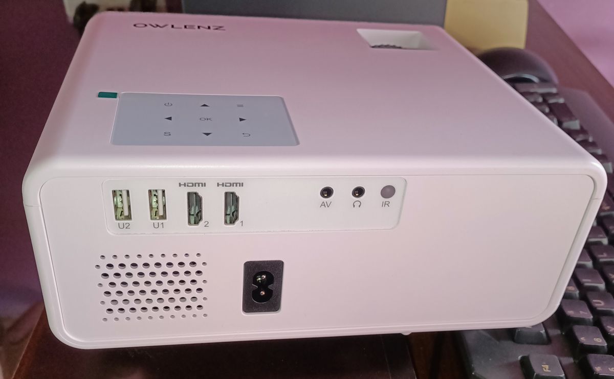 Wi-Fi LED  PROJECTOR....3200 LUMEN