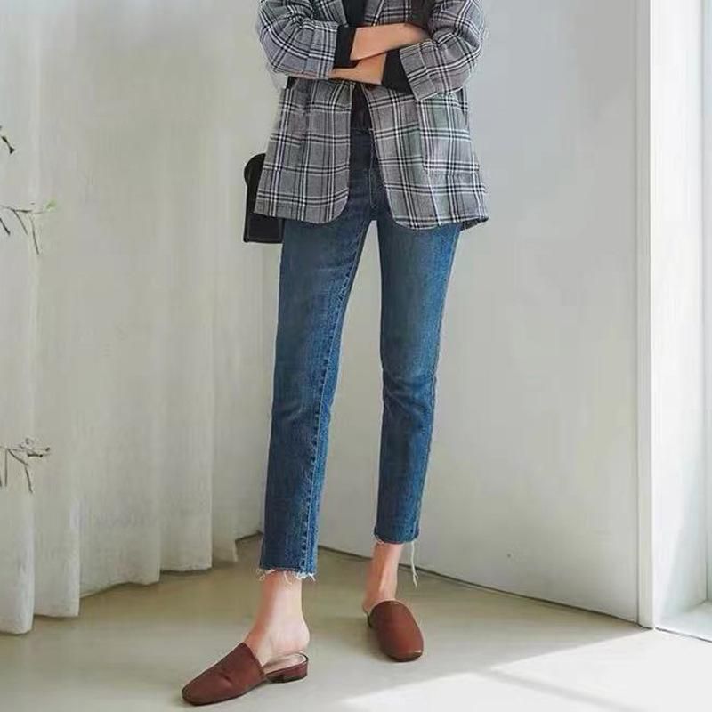 Black raw edge small straight tube jeans for women in the autumn and winter of 2022, new high