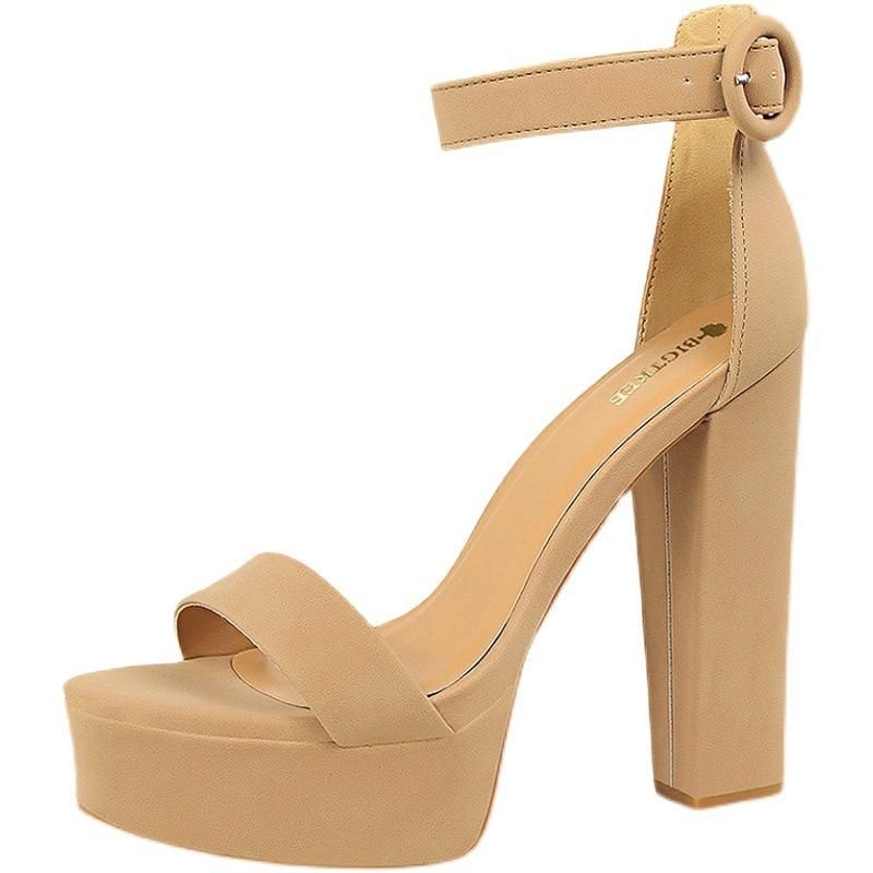 Large sandals female Xia Hentian 13cm high show thick heel with 41-43 waterproof platform
