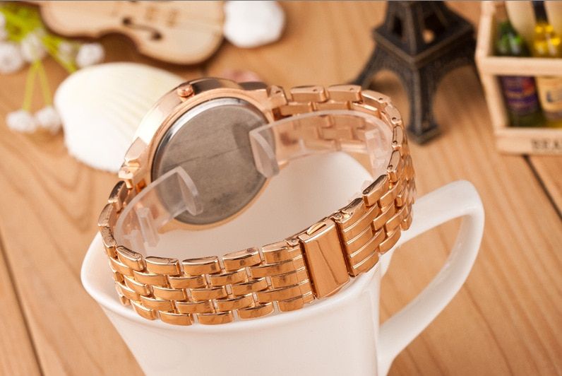 Luxury Women Quartz Wristwatch Rose Gold Diamonds Analog Quartz Watches No