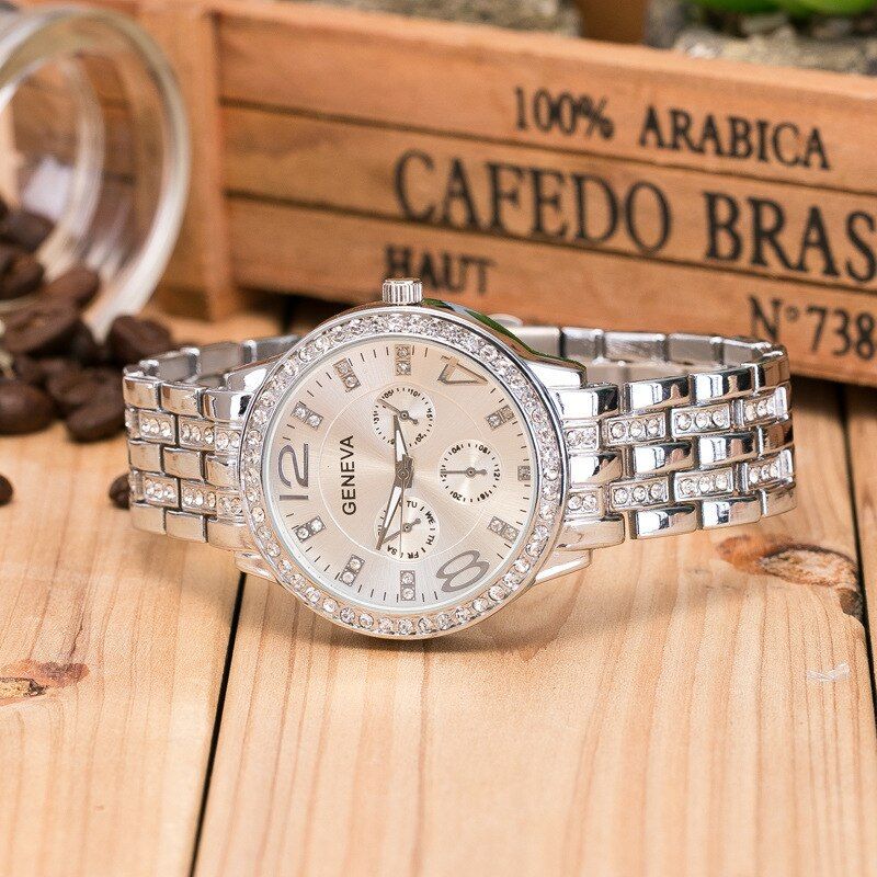 Luxury Women Quartz Wristwatch Rose Gold Diamonds Analog Quartz Watches No