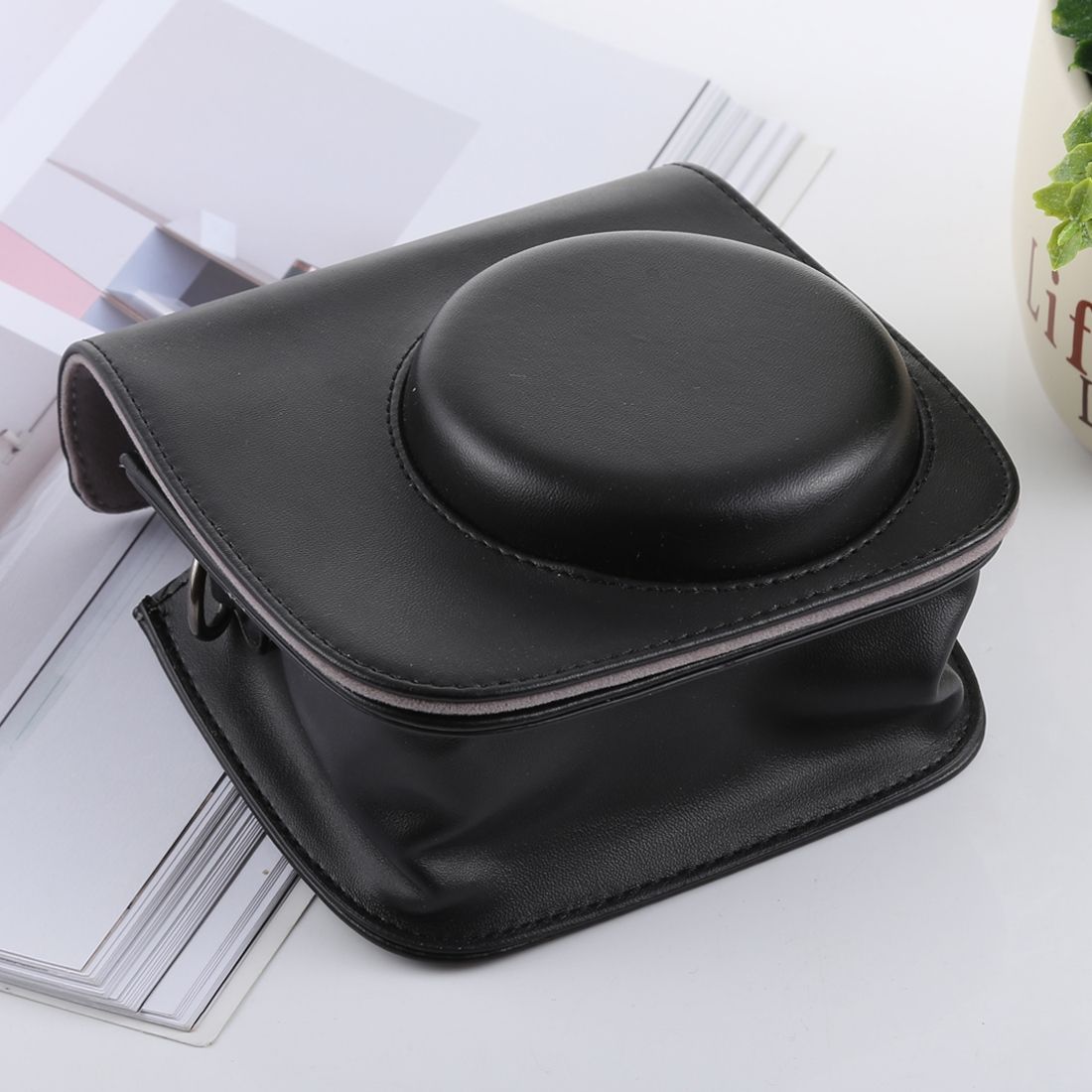 Retro Style Full Body Camera PU Leather Case Bag With Strap For FUJIFILM Instax Mini 9 / Mini 8+ / Mini 8(Black)