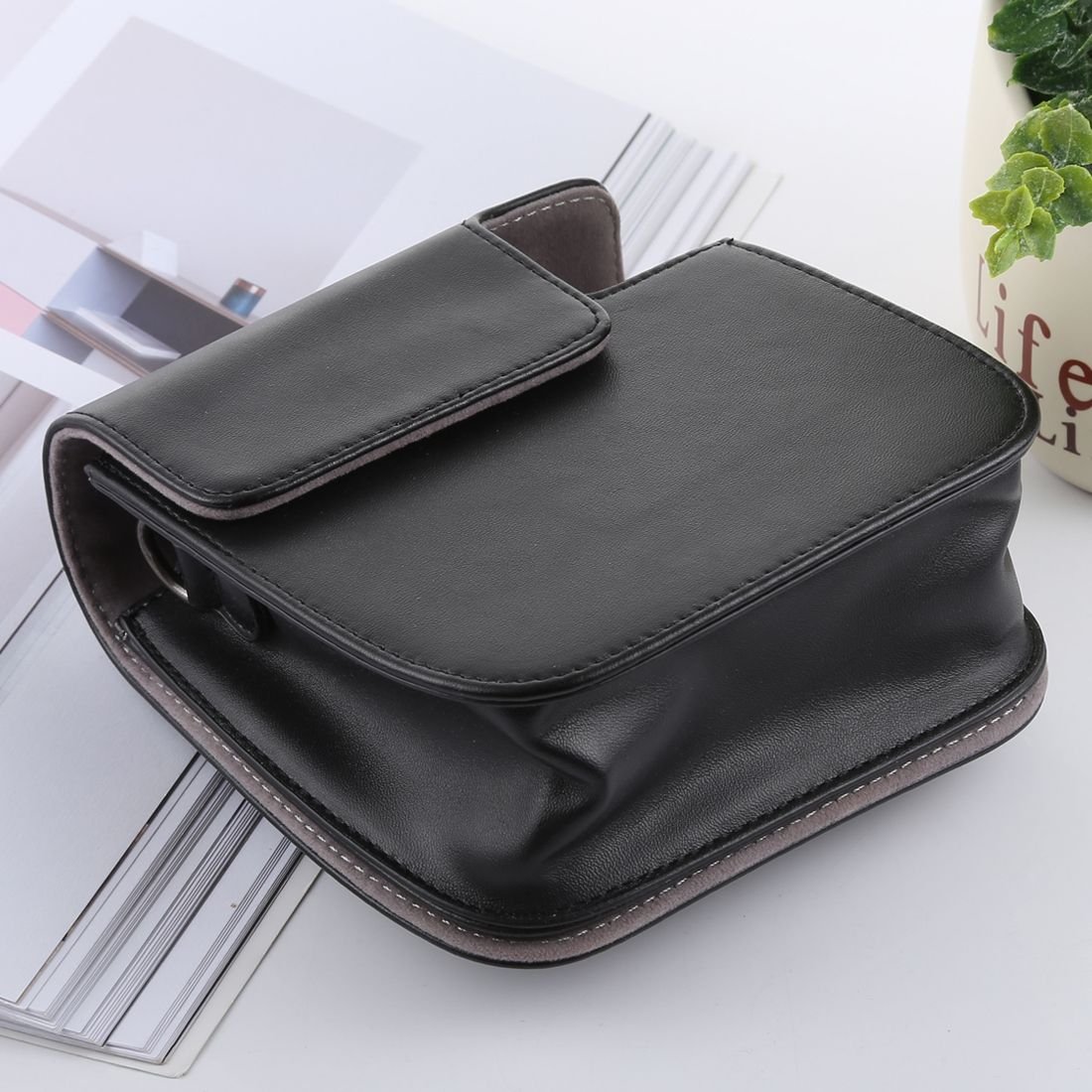 Retro Style Full Body Camera PU Leather Case Bag With Strap For FUJIFILM Instax Mini 9 / Mini 8+ / Mini 8(Black)