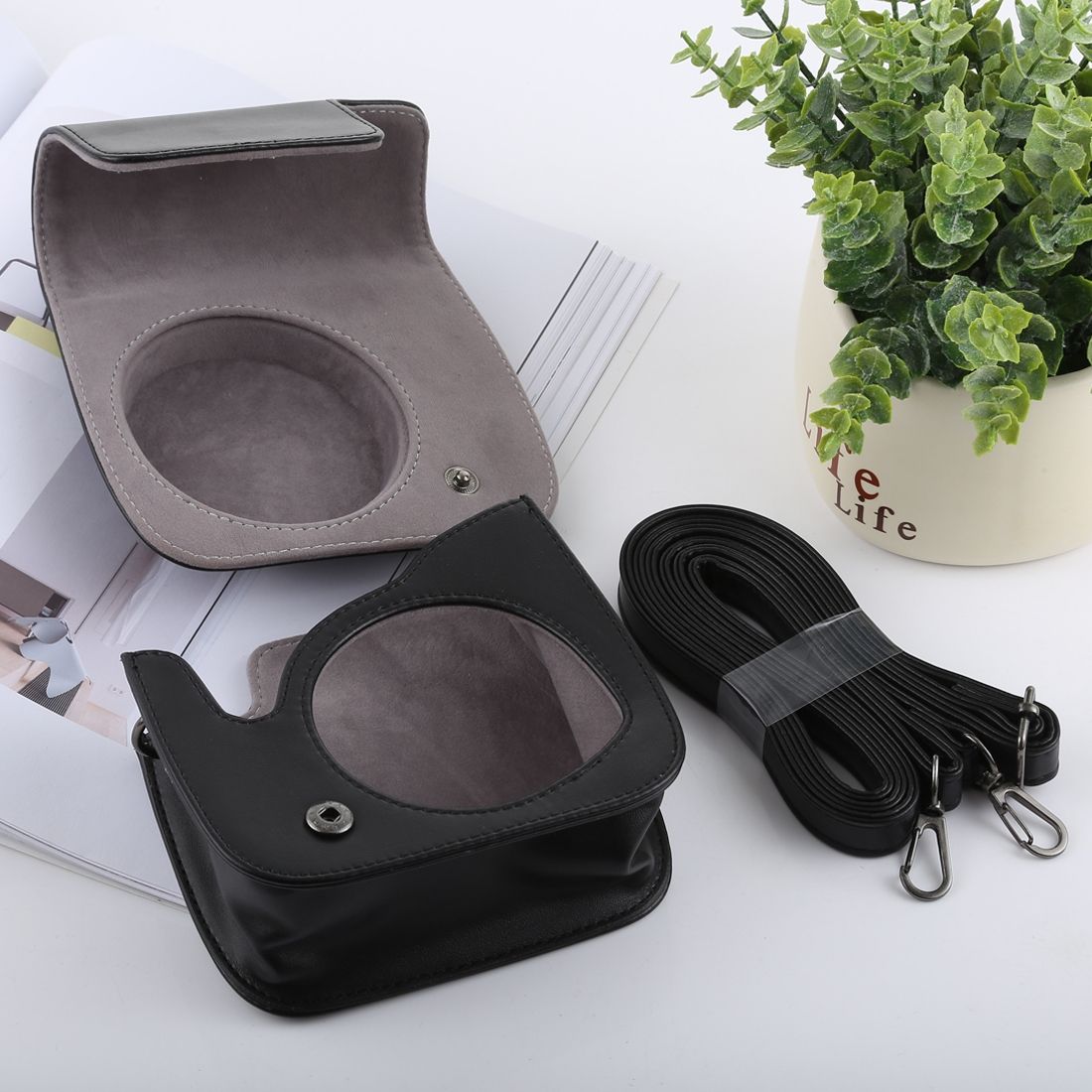Retro Style Full Body Camera PU Leather Case Bag With Strap For FUJIFILM Instax Mini 9 / Mini 8+ / Mini 8(Black)