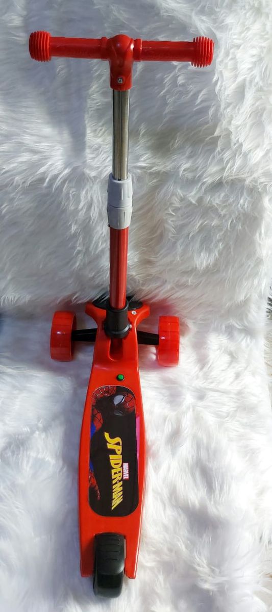 Spiderman Light, Sound & Led Scooter