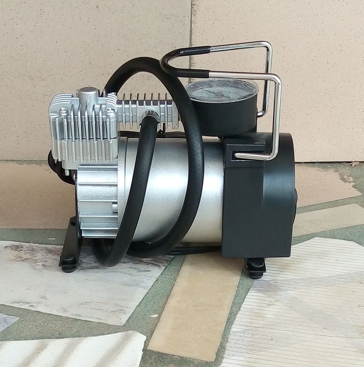 12V Car Digital Portable Inflatable Air Compressor Pump Tire Inflator