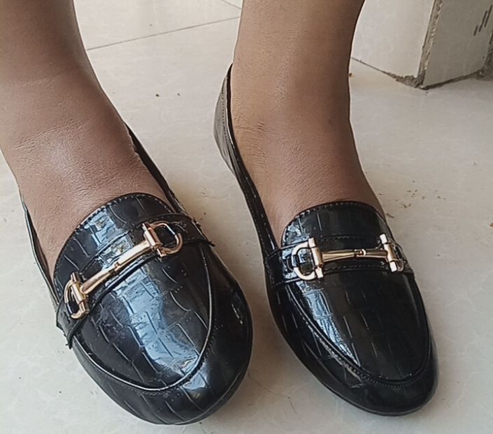 Unique  Flat Shoe - Black