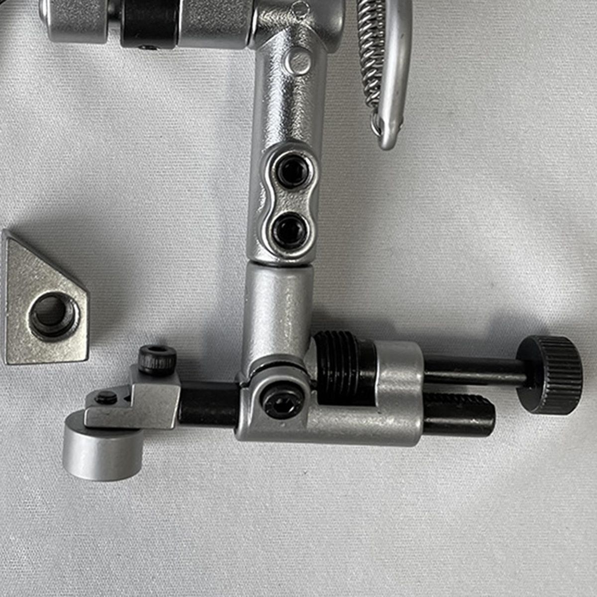 Suspended Edge Guide For   Industrial Walking Foot Sewing Machines B