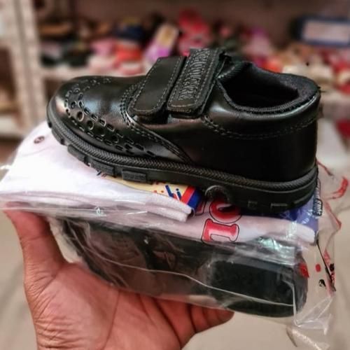 Children Canvas Back To School Shoe Unisex - Black + Free Stockins