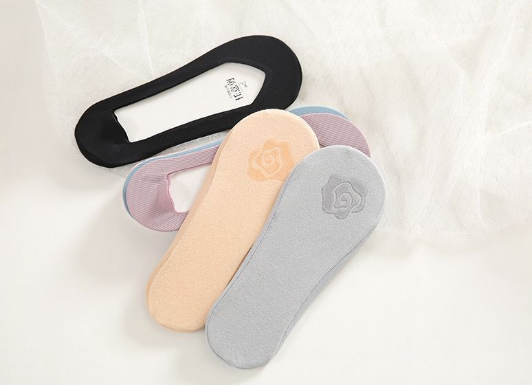 4 Pairs Ladies Summer Thin Seamless Sock Slippers Silicone - Mix Color
