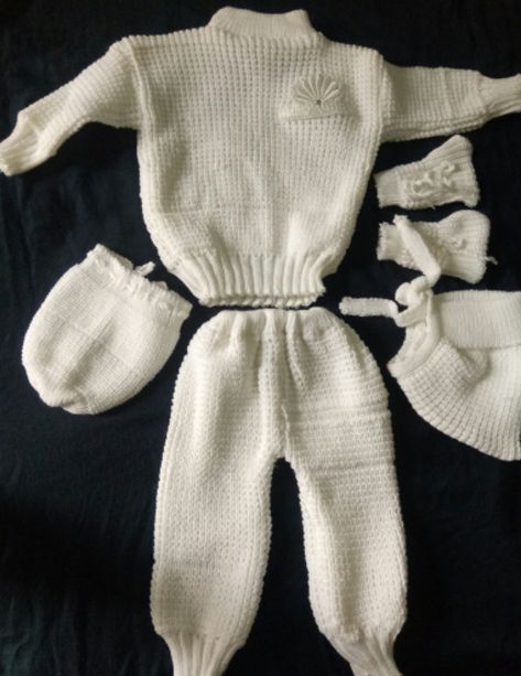 Set Of Baby Sweater With An Extra Cap A2 - White