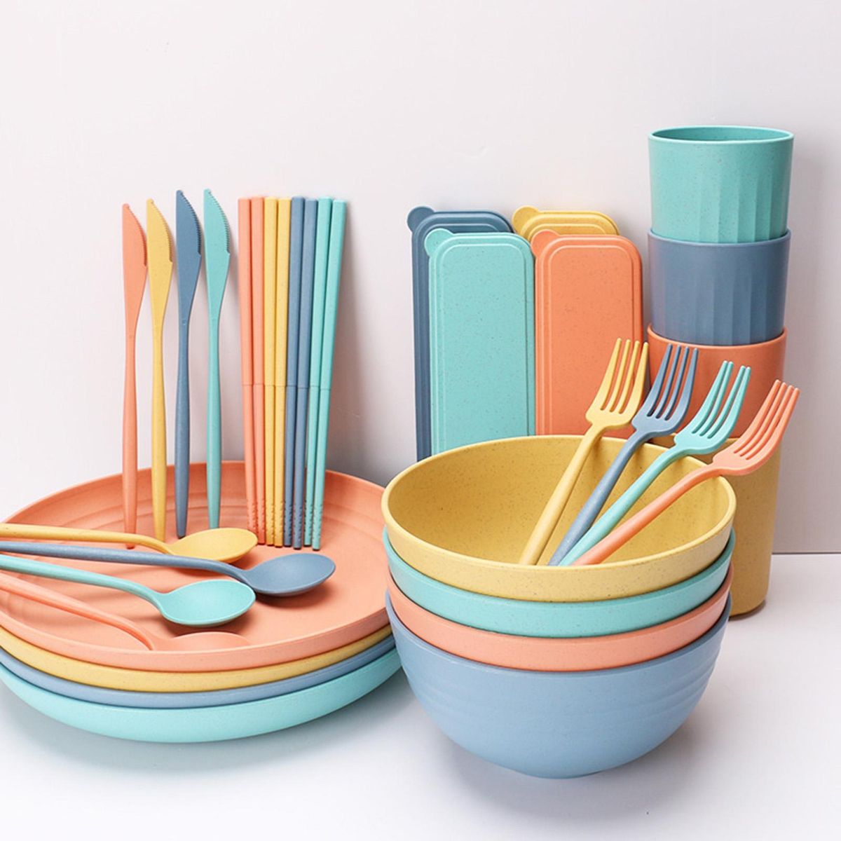 32PCs Food-grade Wheat Straw Dinnerware Set Microwave Dishwasher Freezer Safe Plates Bowls Cups Spoons Forks Chopsticks Cutters Cutlery Boxes Practical Tableware Eco-friendly Reusable Kitchen Utensils for Kitchen Kindergarten