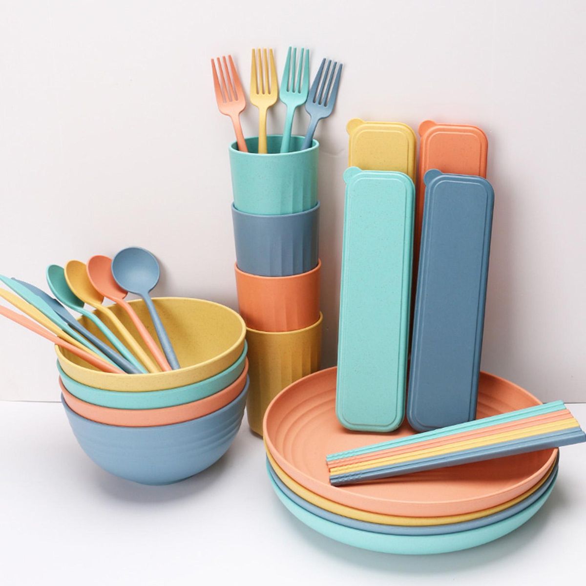 32PCs Food-grade Wheat Straw Dinnerware Set Microwave Dishwasher Freezer Safe Plates Bowls Cups Spoons Forks Chopsticks Cutters Cutlery Boxes Practical Tableware Eco-friendly Reusable Kitchen Utensils for Kitchen Kindergarten