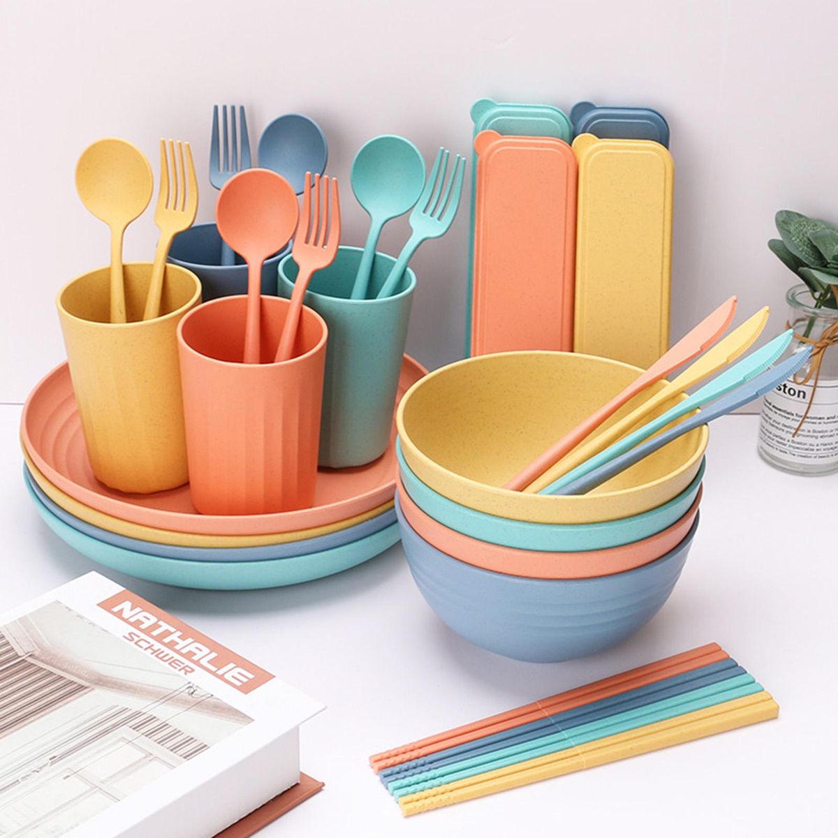 32PCs Food-grade Wheat Straw Dinnerware Set Microwave Dishwasher Freezer Safe Plates Bowls Cups Spoons Forks Chopsticks Cutters Cutlery Boxes Practical Tableware Eco-friendly Reusable Kitchen Utensils for Kitchen Kindergarten
