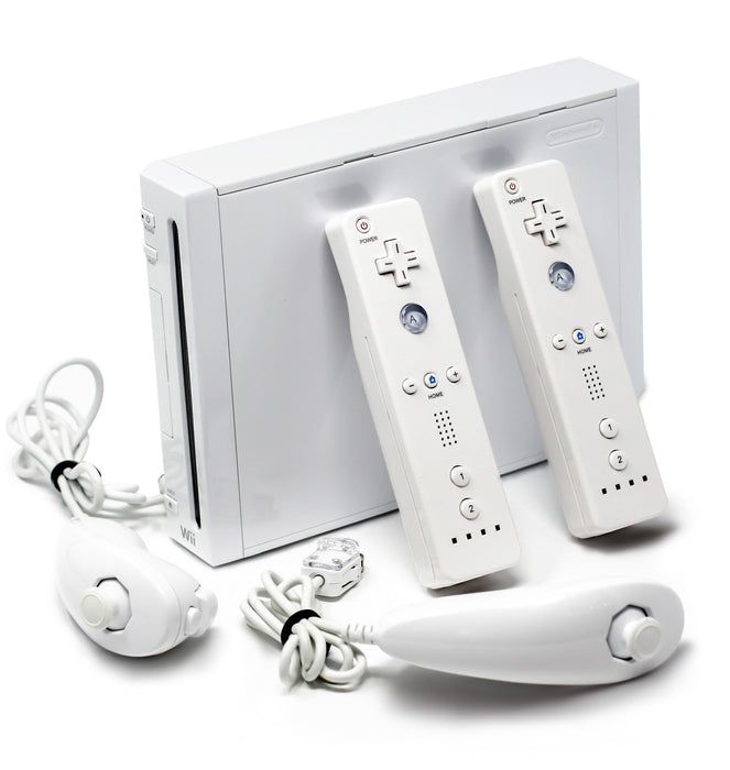 Nintendo Wii Console+2 Remotes And Nunchuk - White