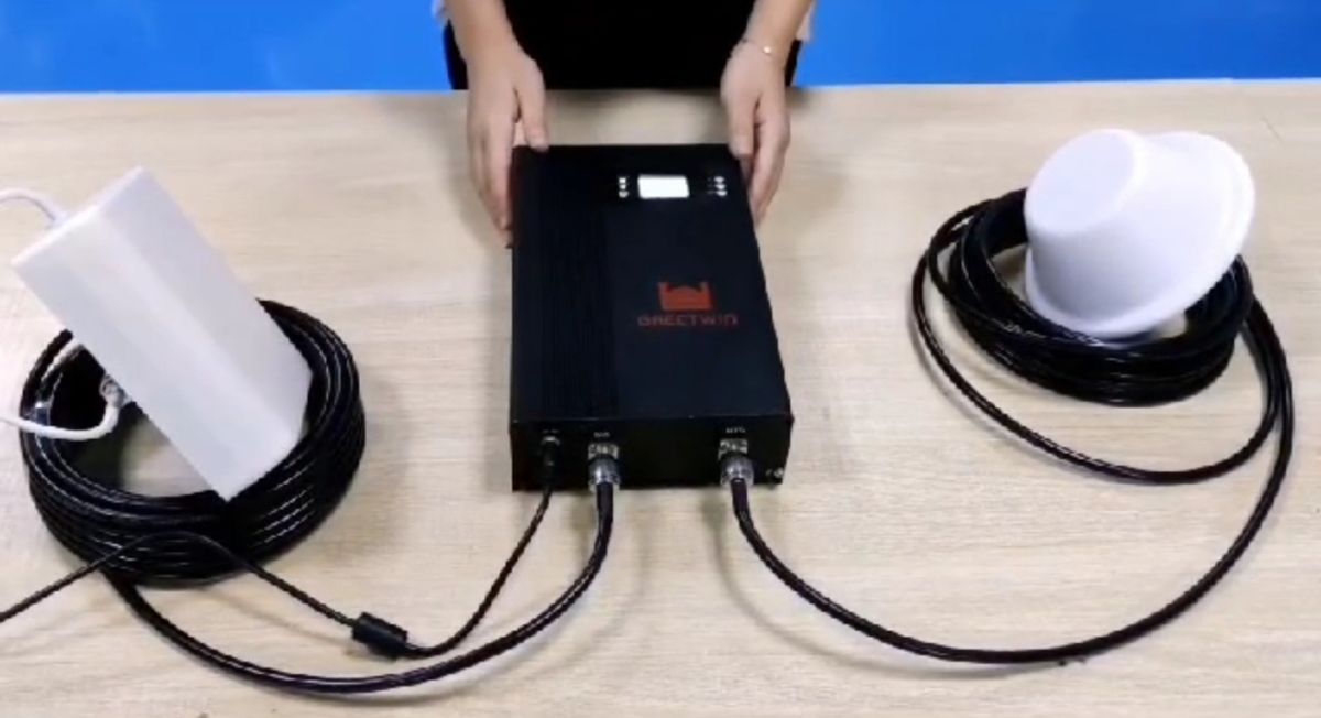 Heavy Duty Network Booster Dual Band - B20+B7, -27dBm 5.5kg With Full Accesories