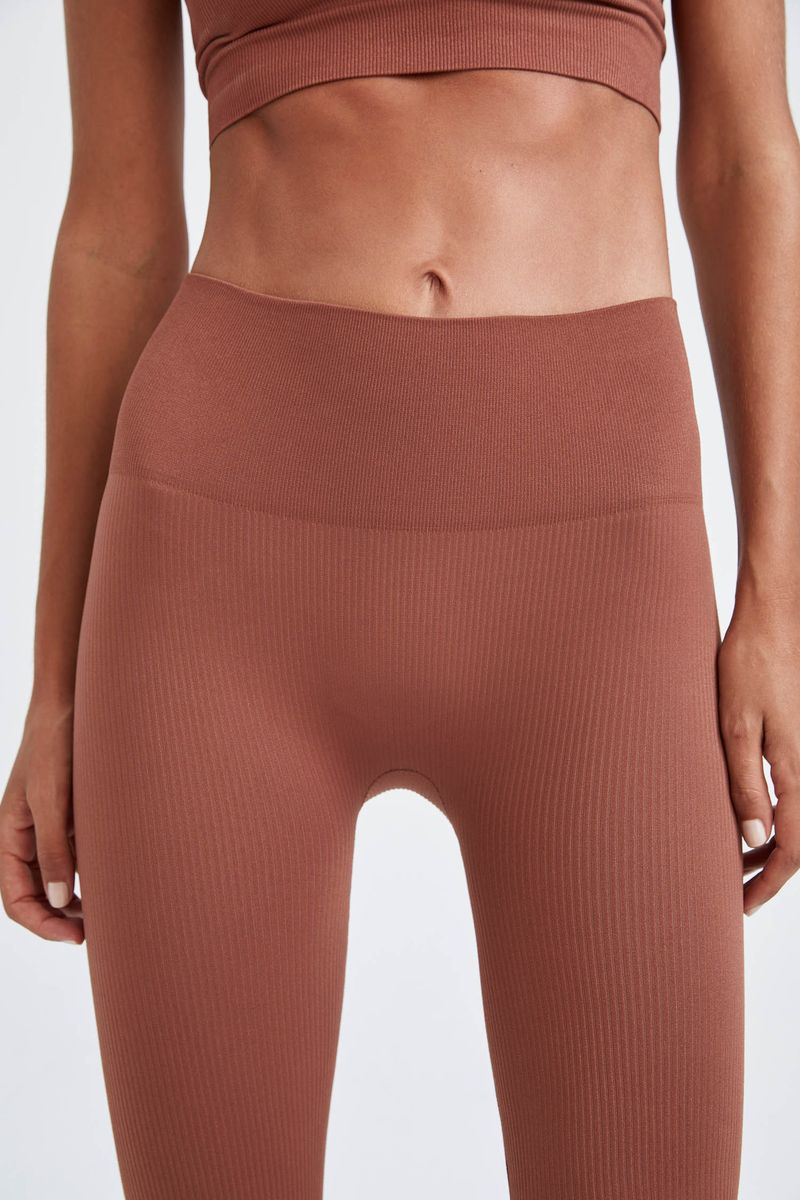 Woman Legging Fit Knitted Leggings-Brown