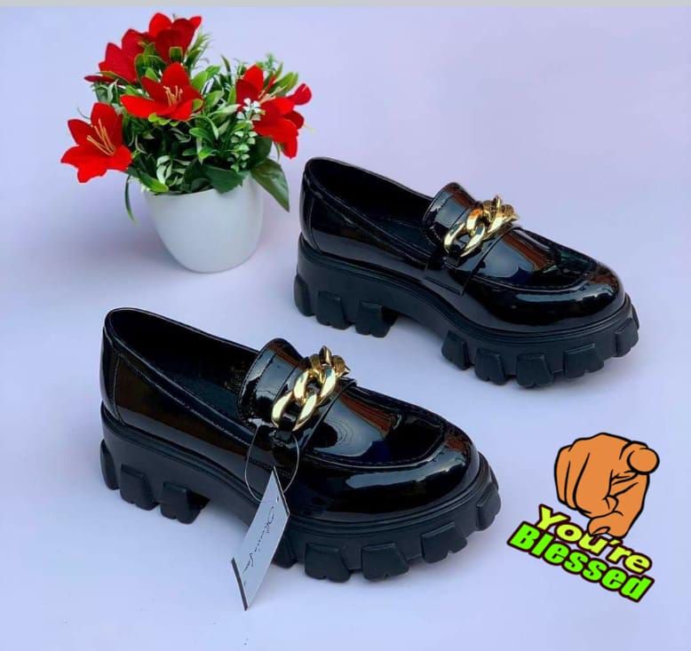 Quality Female Chain Bow Boot Sneakers - Black