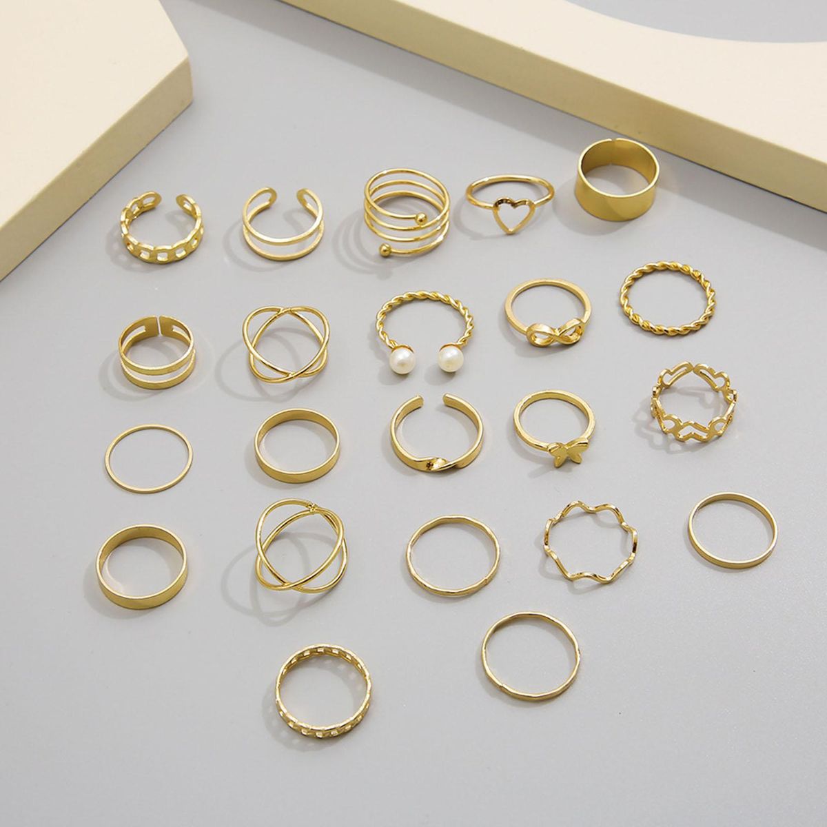 22PcsSet Finger Rings Hollowed-out Heart Decor Ladies Rings Golden