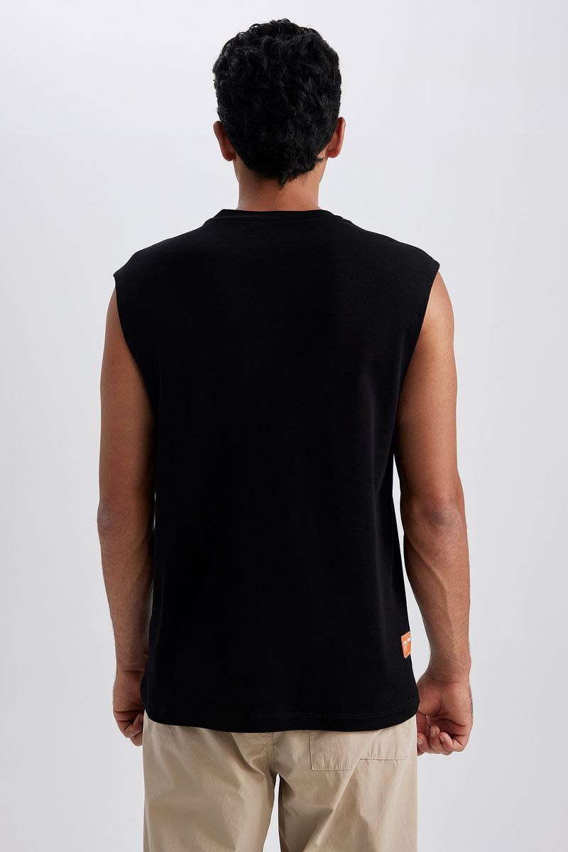 Man Young Boxy Fit Crew Neck Knitted Athlete - Black