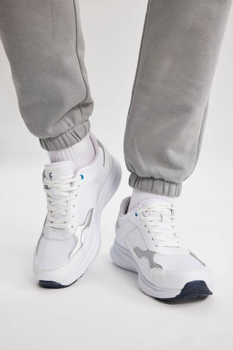Man Casual Sport Shoes - White