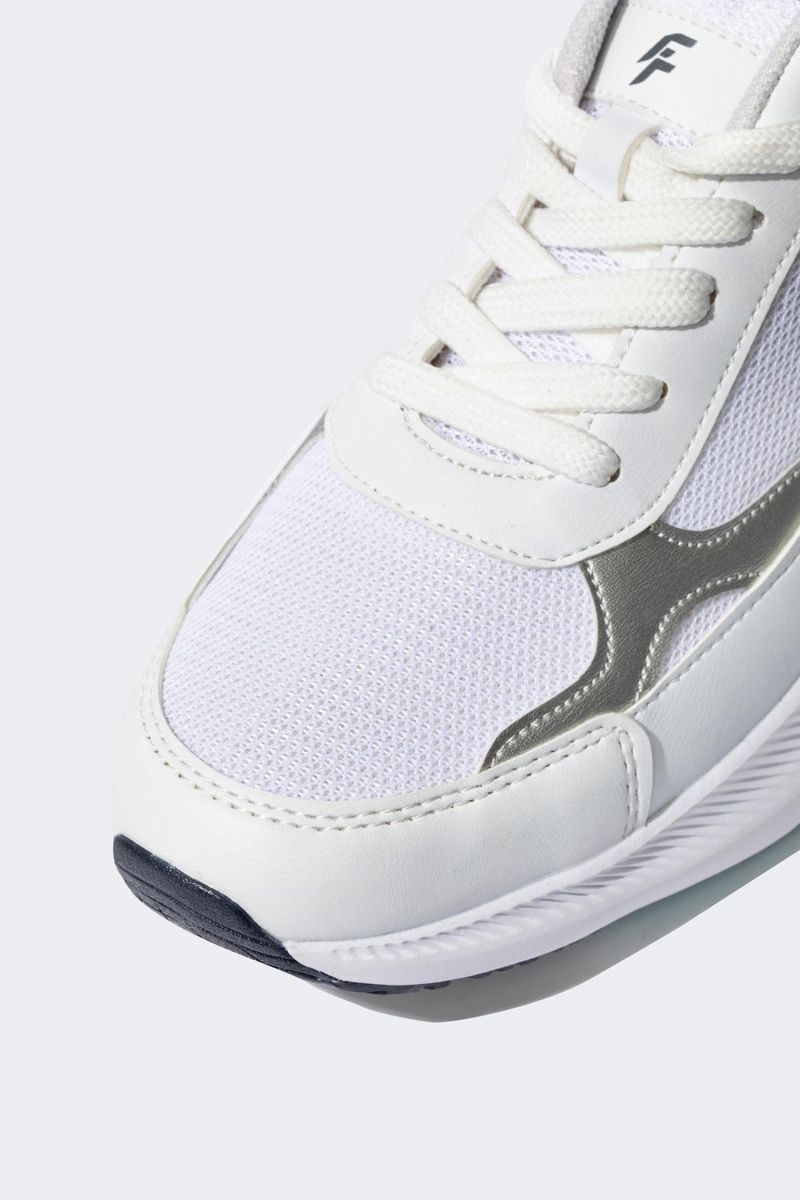 Man Casual Sport Shoes - White