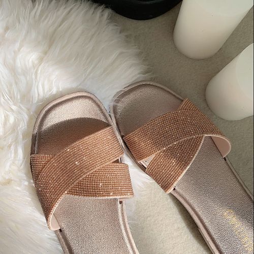 Women Flat Sandals & Flip-Flops