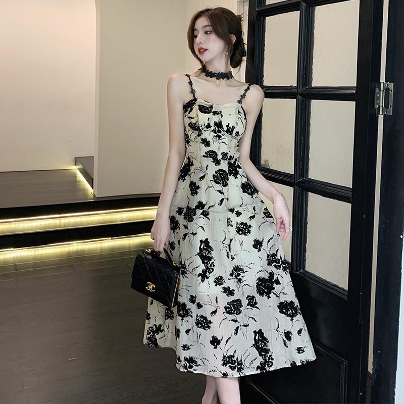 2022 New Celebrity Slim Fit Open Back Dress Design Sense Sling Long Dress Dress X2246