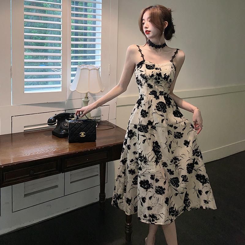 2022 New Celebrity Slim Fit Open Back Dress Design Sense Sling Long Dress Dress X2246