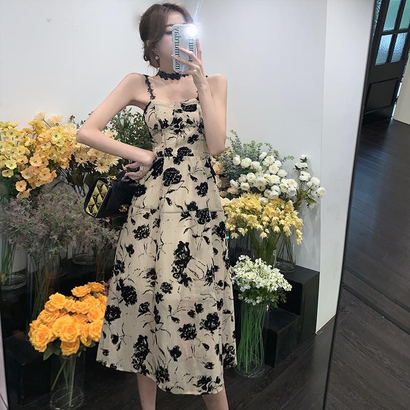 2022 New Celebrity Slim Fit Open Back Dress Design Sense Sling Long Dress Dress X2246