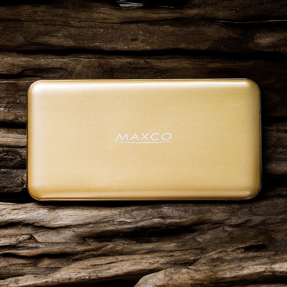 MAXCO MR8000C    8000mAh  Portable Charger Ultra-Compact