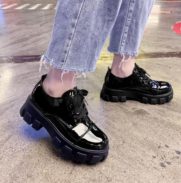 Charol Shoes With Woman Platform