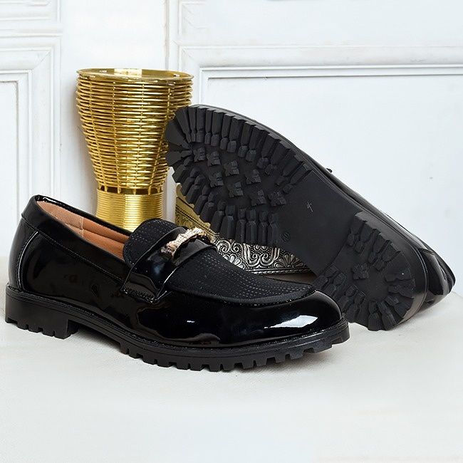 NEW ARRIVAL HEEL CHAIN SHOES BLACK