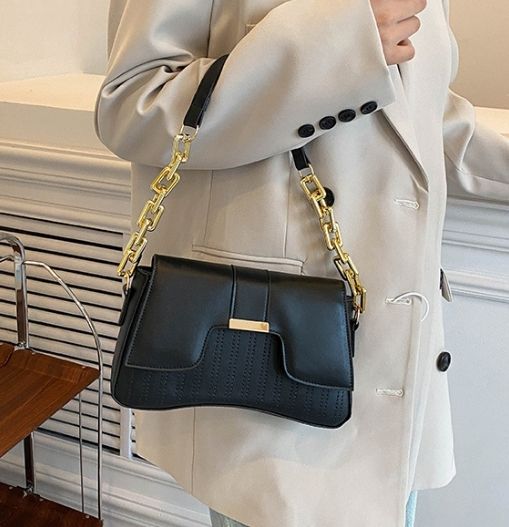 Ladies Lovely Sleek Handbag- Black