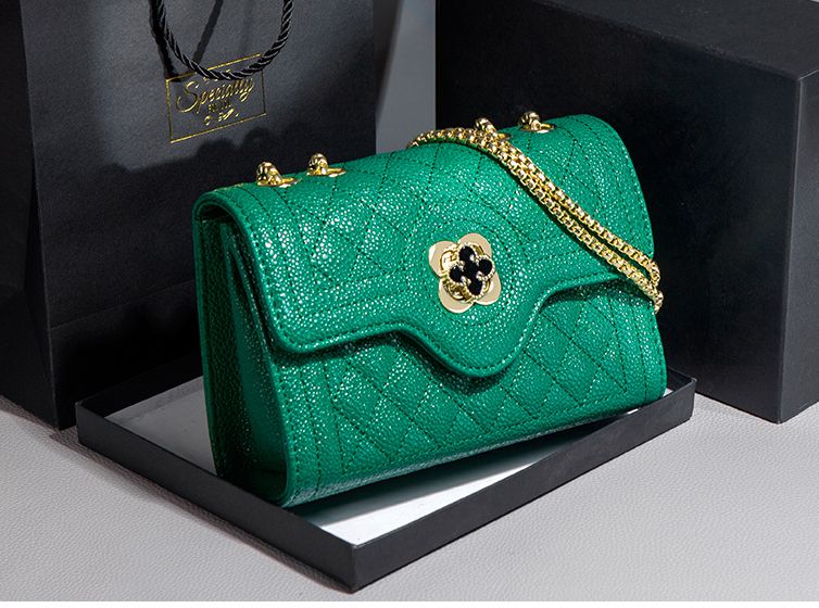 Trendy Beautiful Solid Spacious PU Leather Female Handbag