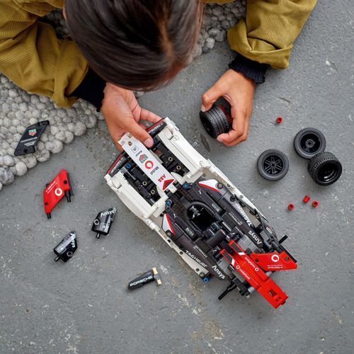 LEGO® Technic™ Formula E® Porsche 99X Electric 42137, 422Pcs