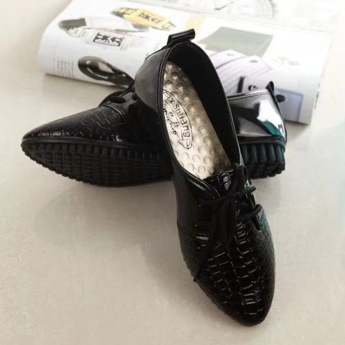 Women's Classic Flat Leather Shoes Lady Walking Lace-up Oxfords
