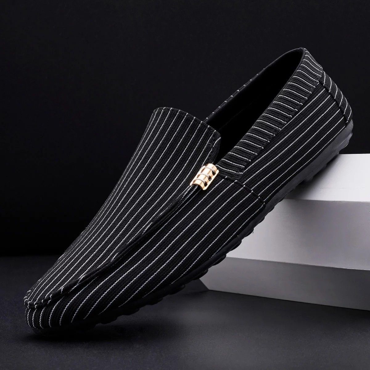 Side Chain Designed Loafers Shoe - Black