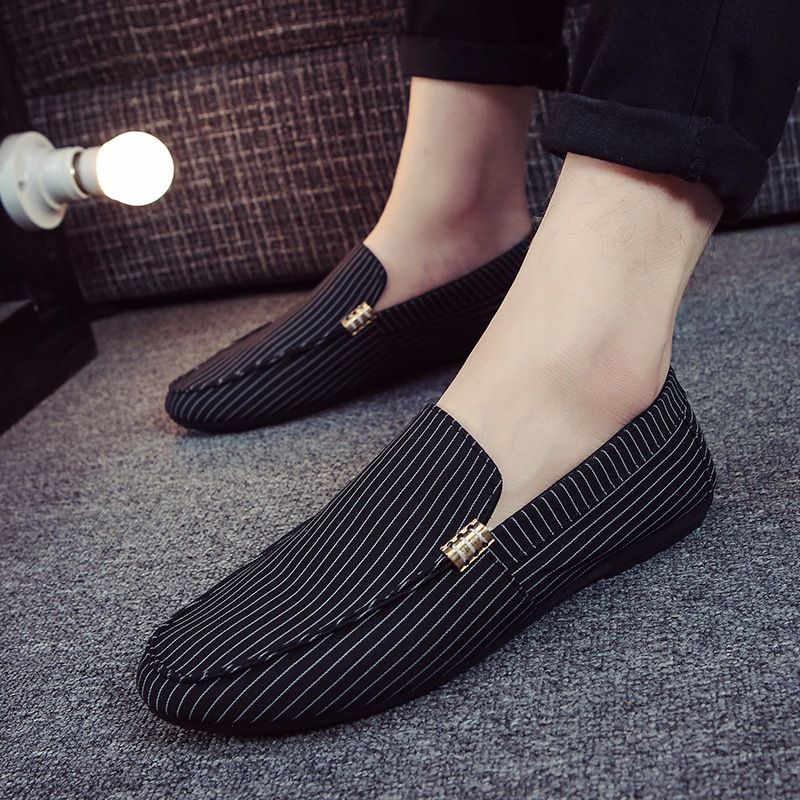 Side Chain Designed Loafers Shoe - Black