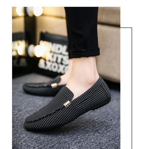 Side Chain Designed Loafers Shoe - Black