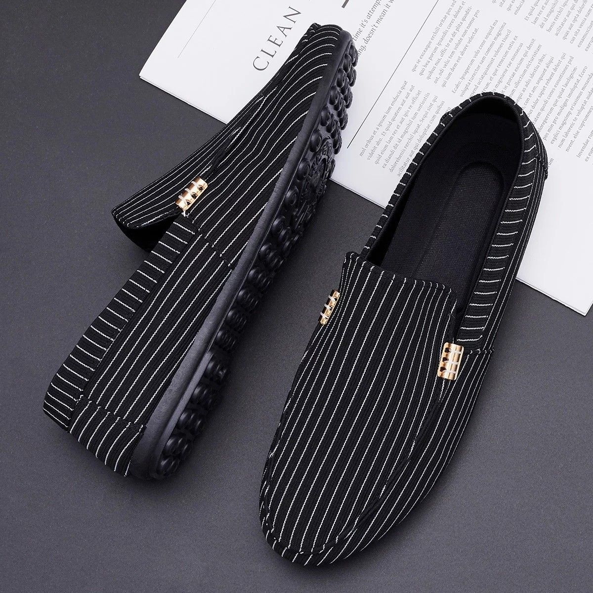 Side Chain Designed Loafers Shoe - Black